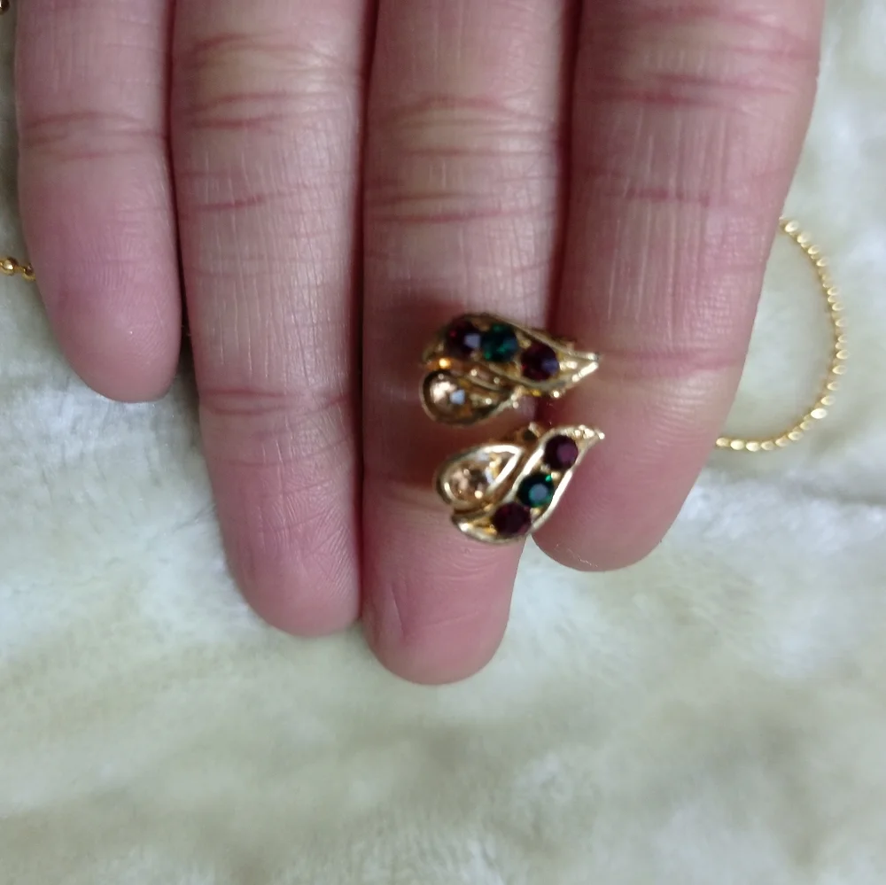 Golden Pendent Set with earrings - Picture 5 of 5